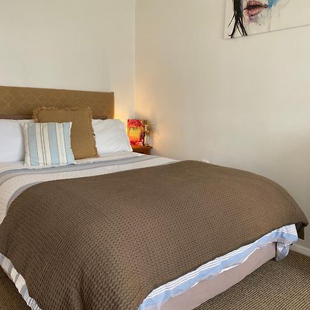 Wee Blue Bnb- Central Cosy Villa Тимару Экстерьер фото